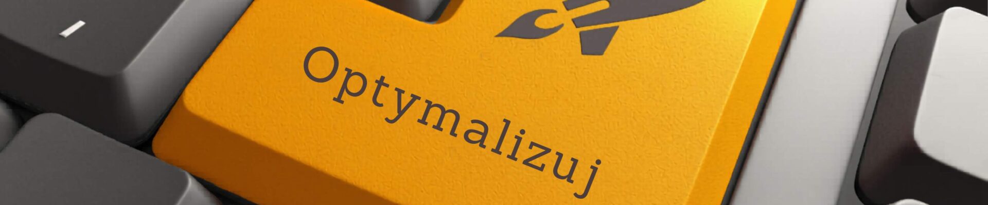 Żółty klawisz klawiatury z napisem „Optymalizuj” i ikoną rakiety symbolizuje szybkie przyspieszenie działania komputera oraz proste metody poprawy wydajności systemu opisane w artykule. Więcej praktycznych wskazówek można znaleźć na stronie przyspieszkomputer.pl